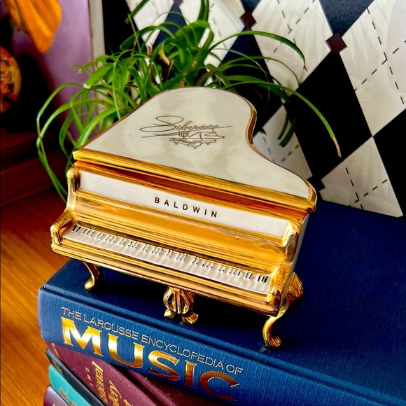 Music Box Liberace Piano | Porcelain | Rare | Luxury RARE Vintage | Collectible - Picture 1 of 17